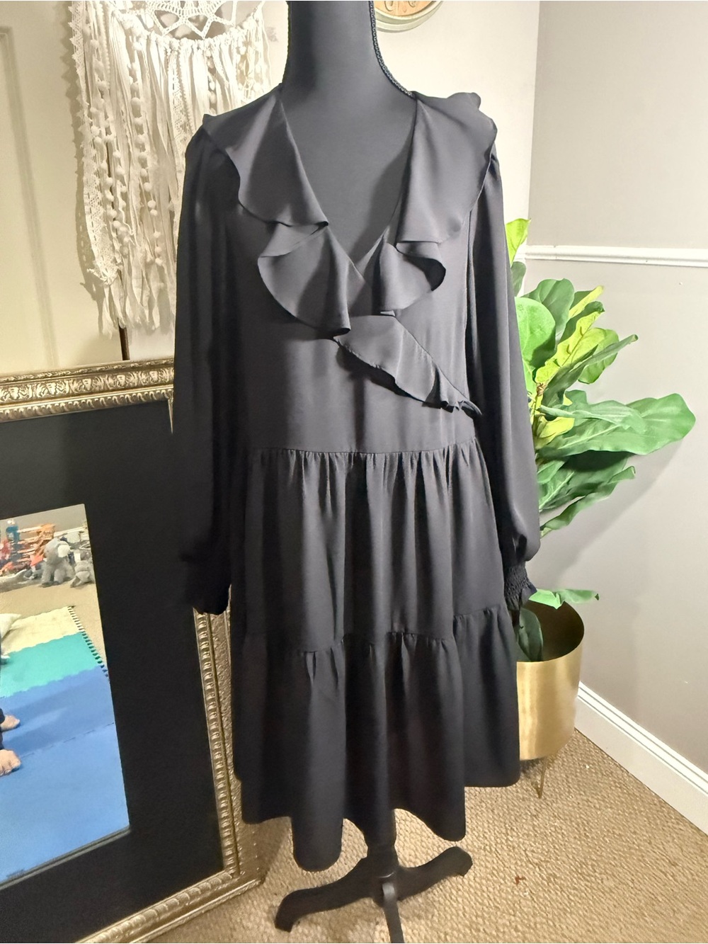 Jade Black Long-Sleeve Ruffle Tiered Dress size  small